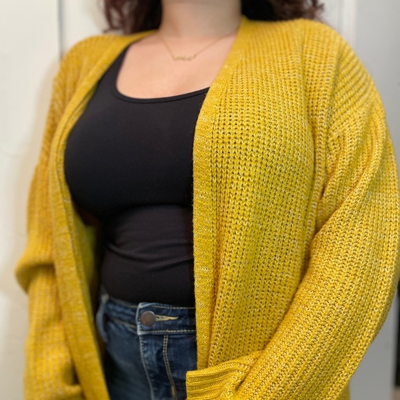 Yellow cardigan - Picture 2 of 4